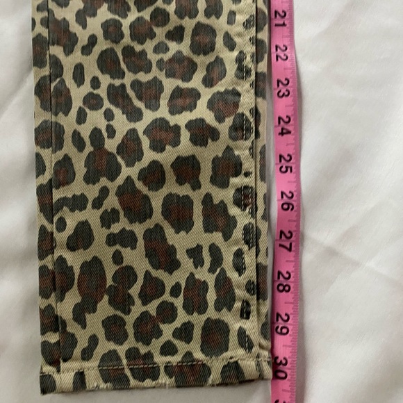 Guess | Animal Print High Rise Jeans NWOT - Picture 6 of 12